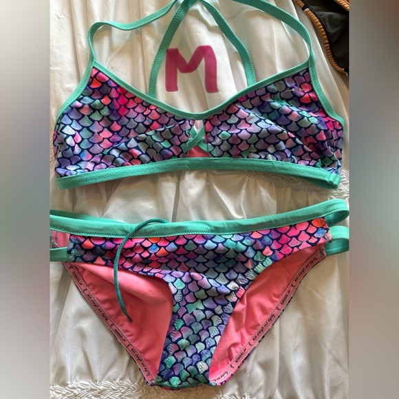 SET OF 4 ‘swim’ bikinis - Picture 3 of 5